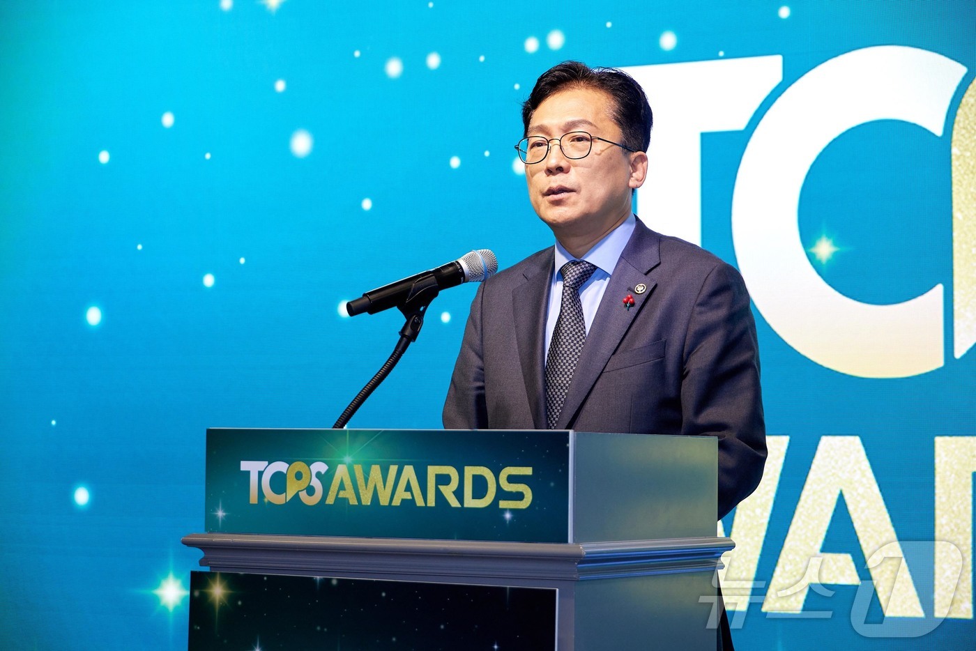 (서울=뉴스1) = 이병권 중소벤처기업부 제2차관이 16일 서울 영등포구 켄싱턴호텔에서 열린 '2025 TOP AWARDS'에서 축사를 하고 있다. (중소벤처기업부 제공. 재판매 …