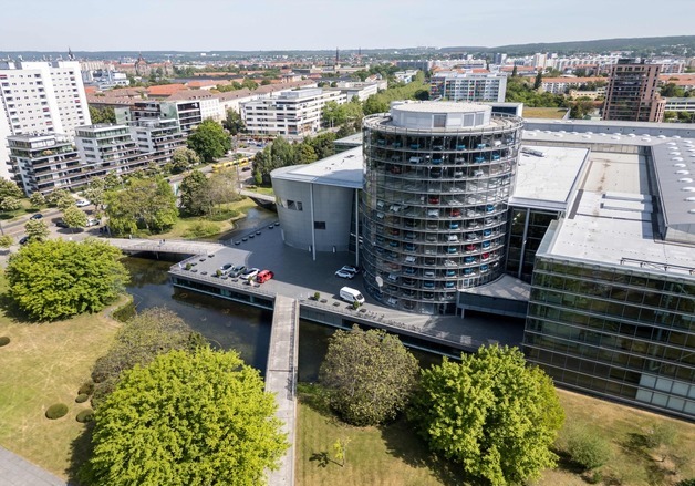 폭스바겐, 창사 이래 첫 獨공장 폐쇄…中판매부진·美관세 영향