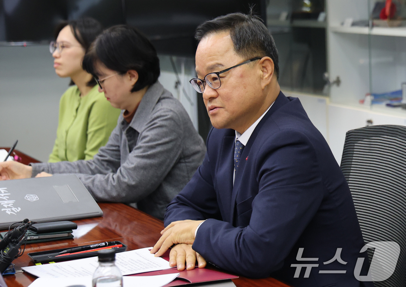 (서울=뉴스1) 임세영 기자 = 정구창 성평등가족부 차관이 16일 서울 종로구 정부서울청사에서 열린 양육비 선지급 현장소통 간담회에서 모두발언을 하고 있다. 2025.12.16/뉴 …