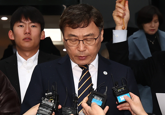 굳은 표정의 정근식 서울시교육감