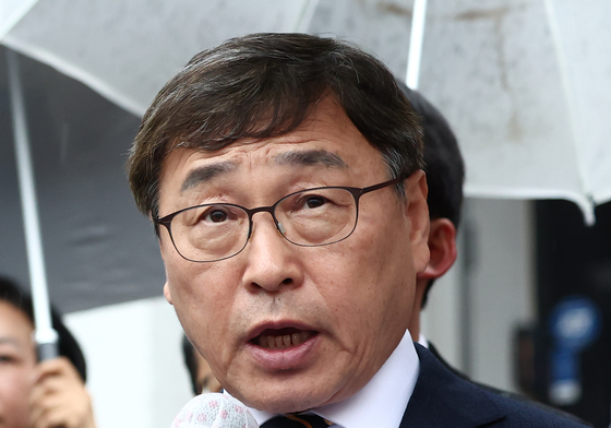 학생인권조례 폐지안 가결에 입장 밝히는 정근식 교육감