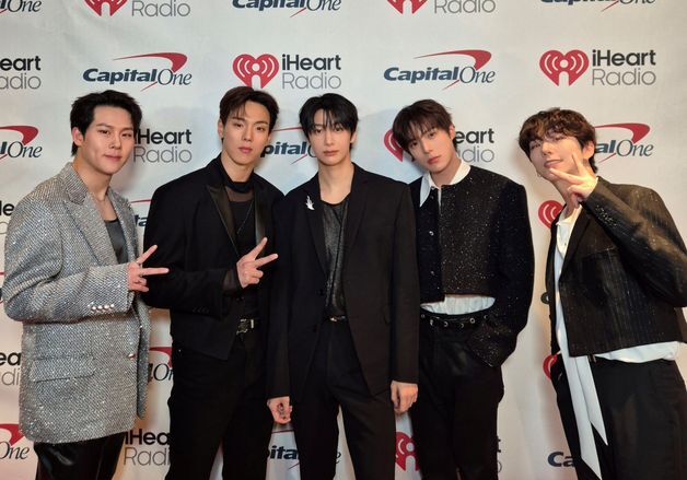 몬스타엑스, 美 징글볼 투어서 강렬 존재감 "잊지 못할 장면"