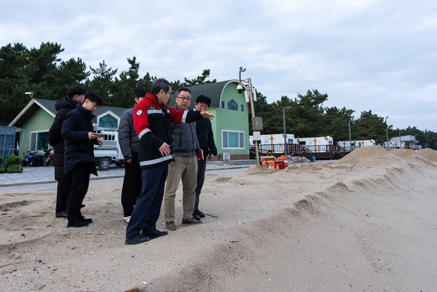 기후변화에 '동해안 침식' 가속…강릉시, 연곡해변 긴급 복구
