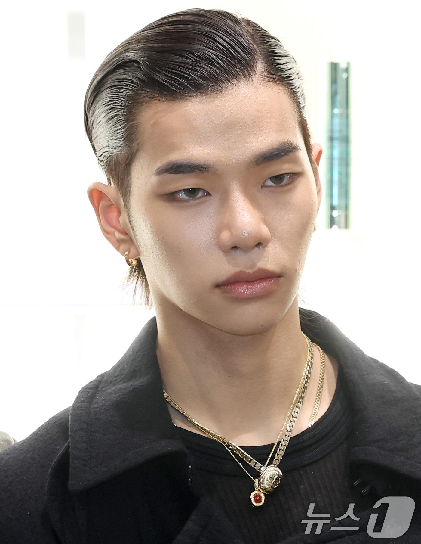 (서울=뉴스1) 권현진 기자 = 올데이프로젝트 타잔이 16일 서울 성동구 스테이지35에서 열린 브이티 코스메틱(VT Cosmetics) 팝업스토어 오픈 기념 프리뷰 행사에 참석해 …