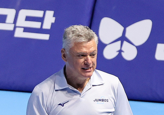 '1-2위 맞대결 승리' 대한항공 헤난 감독 "디테일이 결과 만들었다"