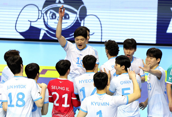 '연패는 없다' 대한항공, 1-2위 맞대결서 현대캐피탈 3-0 셧아웃