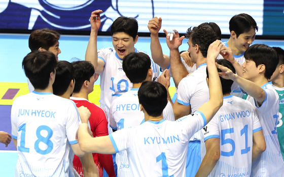 대한항공, 1-2위 맞대결서 현대캐피탈 셧아웃…흥국, 정관장 제압(종합)