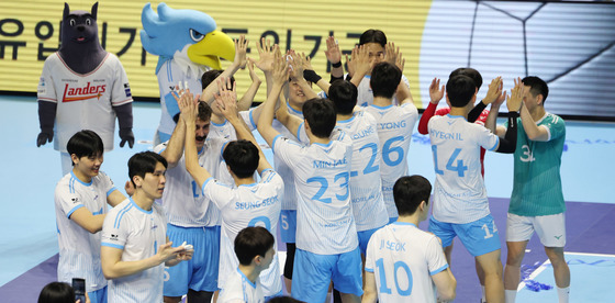 대한항공, 현대캐피탈 3-0 셧아웃 완파