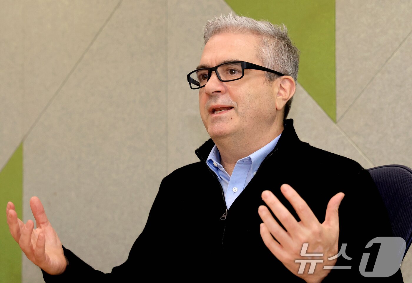 본문 이미지 - 패트릭 스토리 비자코리아 지사장이 서울 중구 미래에셋 센터원 빌딩에서 뉴스1과 인터뷰를 하고 있다. ⓒ News1 이호윤 기자