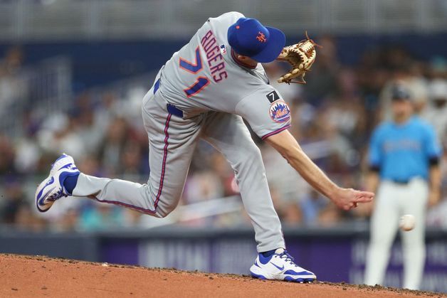 MLB 토론토, 사이드암 로저스와 3년 546억원 계약…불펜 보강