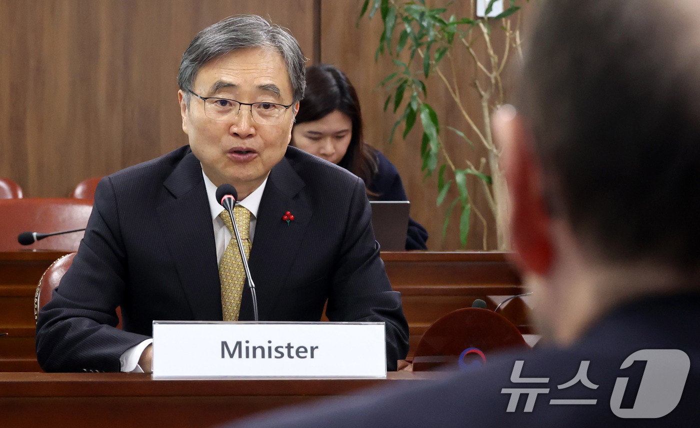 (서울=뉴스1) 임세영 기자 = 조현 외교부 장관이 17일 오전 서울 종로구 정부서울청사에서 열린 '한-노르웨이 외교장관회담'에서 발언을 하고 있다. (공동취재) 2025.12.1 …