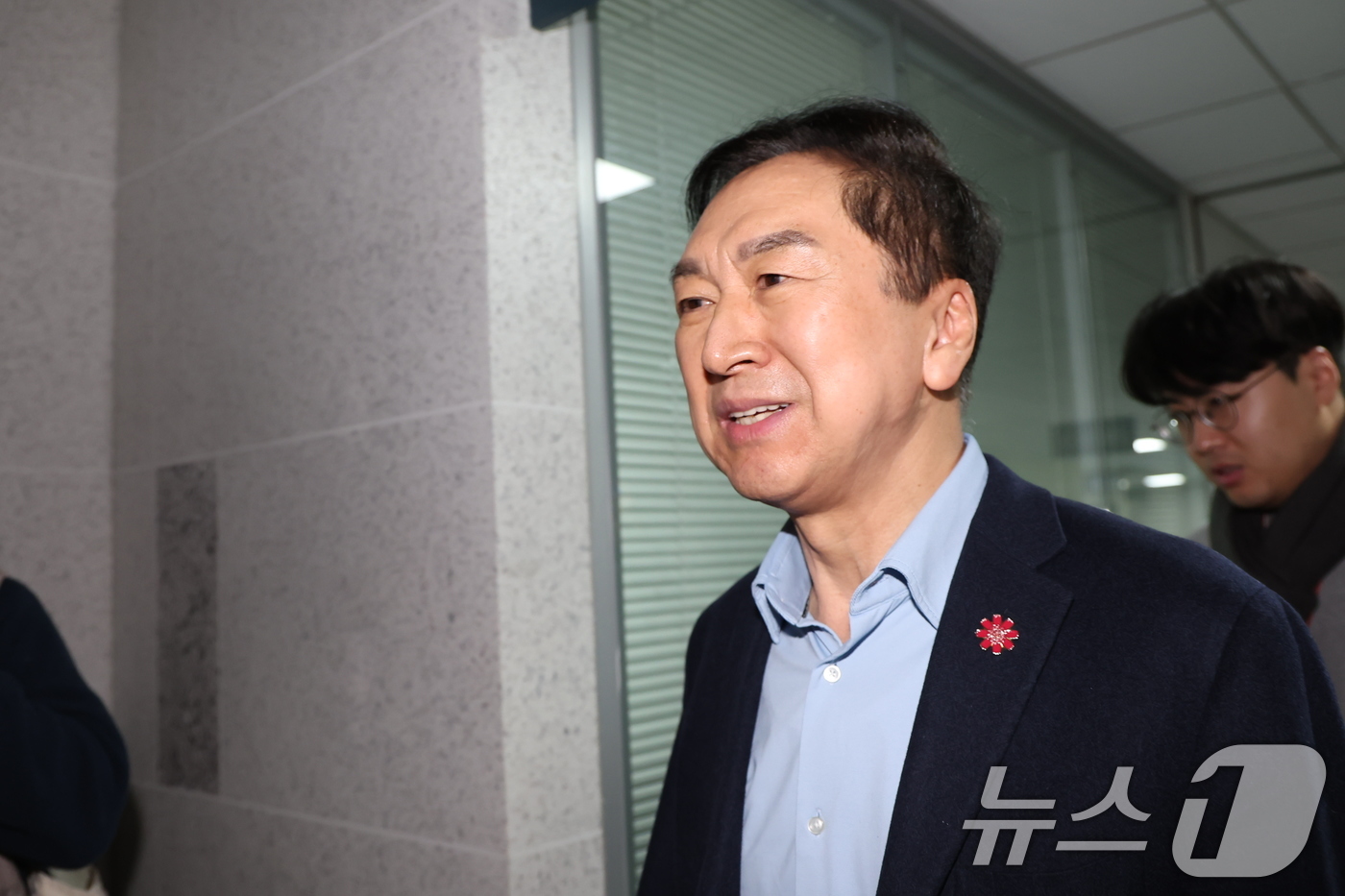 (서울=뉴스1) 장수영 기자 = 김건희특검이 '로저비비에 클러치백 수수 의혹'과 관련해 김기현 의원실과 자택에 대한 압수수색에 착수한 17일 오전 서울 여의도 국회의원회관에서 김기 …