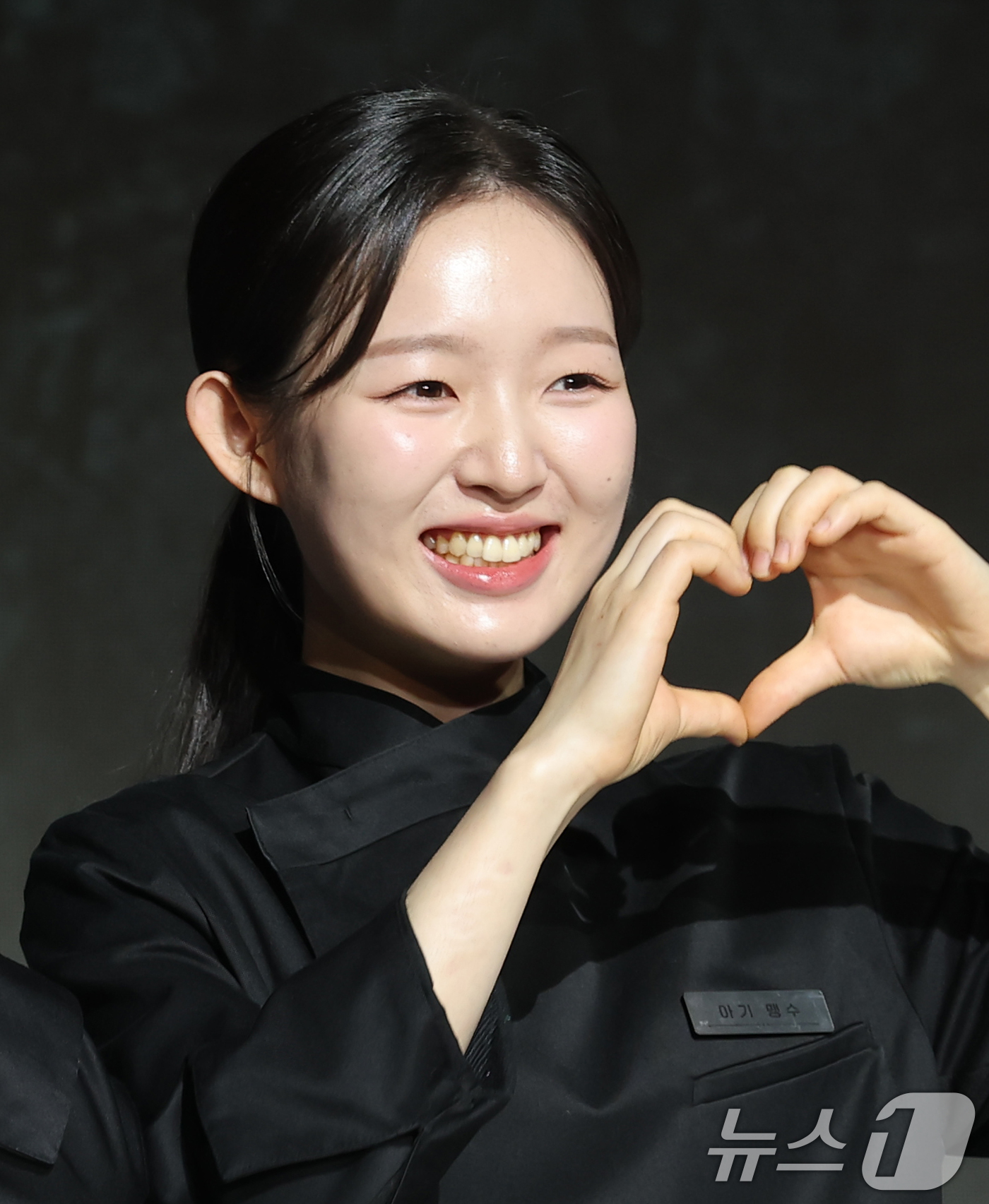 (서울=뉴스1) 권현진 기자 = 셰프 아기 맹수가 17일 오전 서울 종로구 JW메리어트동대문스퀘어에서 열린 넷플릭스 예능 '흑백요리사: 요리 계급 전쟁2'(이하 '흑백요리사2') …