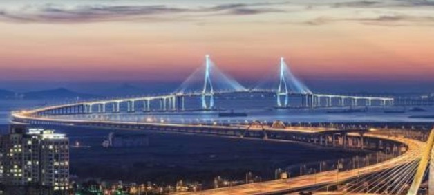 인천대교서 음주운전 차량 요금소 들이받고 전복…30대 운전자 입건