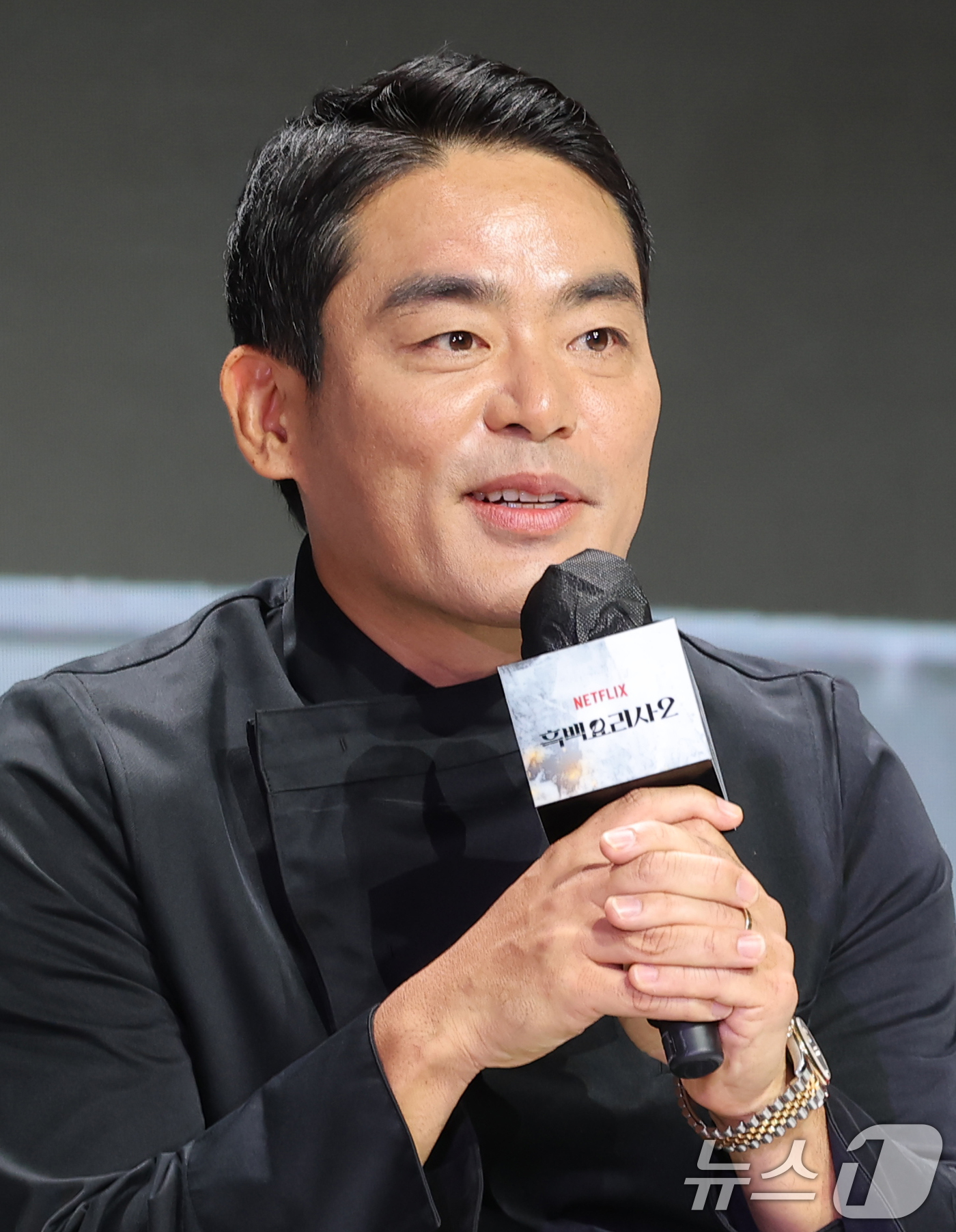 (서울=뉴스1) 권현진 기자 = 셰프 프렌치 파파가 17일 오전 서울 종로구 JW메리어트동대문스퀘어에서 열린 넷플릭스 예능 '흑백요리사: 요리 계급 전쟁2'(이하 '흑백요리사2') …