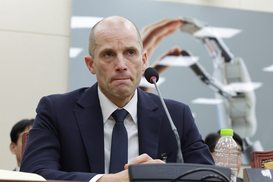 김범석 사과는 없었다…'7일 차 CEO'의 반쪽 청문회(종합3보)