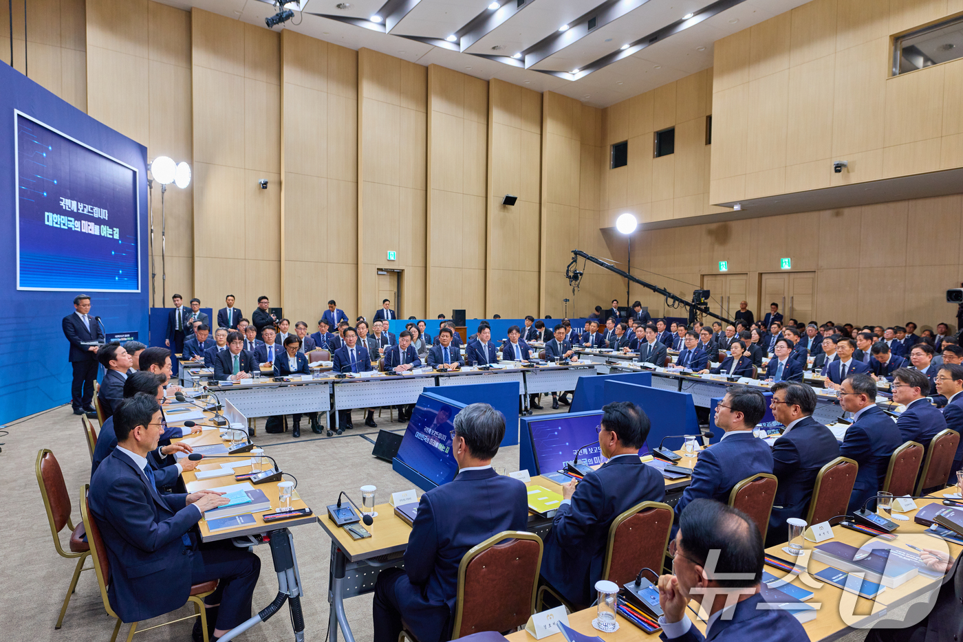 (서울=뉴스1) 허경 기자 = 이재명 대통령이 17일 세종시 정부세종컨벤션센터에서 열린 산업통상자원부·지식재산처·중소벤처기업부 업무보고에서 발언하고 있다. (대통령실 제공. 재판매 …