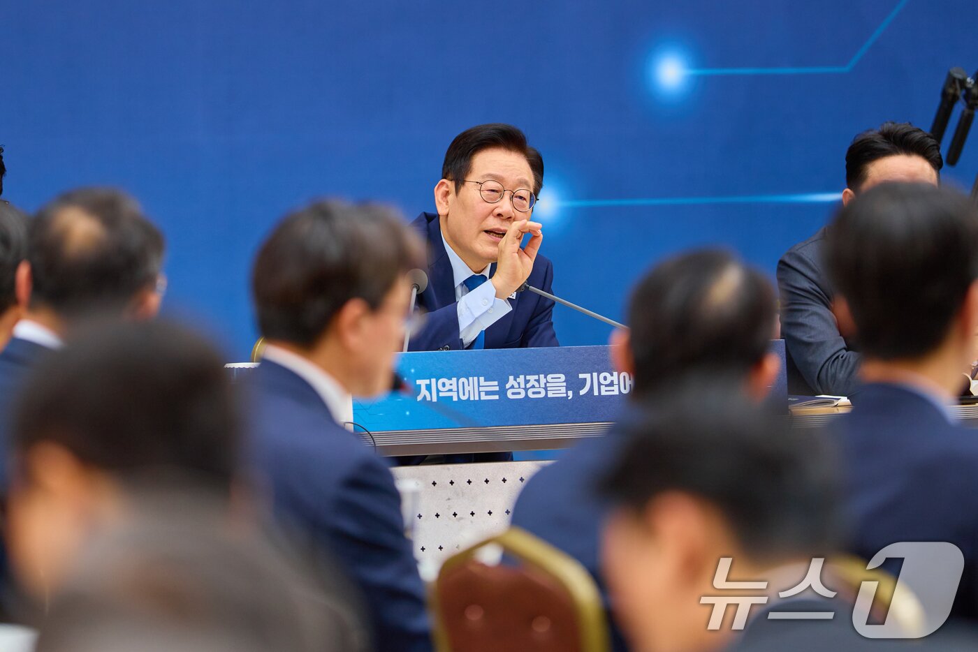 본문 이미지 - 이재명 대통령이 17일 세종시 정부세종컨벤션센터에서 열린 업무보고에서 발언하고 있다. (대통령실 제공. 재판매 및 DB 금지) 2025.12.17/뉴스1 ⓒ News1 허경 기자