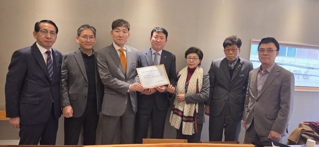 "가덕신공항 정상적 추진을" 부산 시민단체 국토부장관 면담 요구