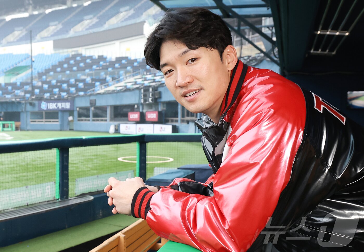 본문 이미지 - LG 트윈스 박해민이 서울 잠실야구장에서 인터뷰 전 포즈를 취하고 있다. ⓒ News1 권현진 기자