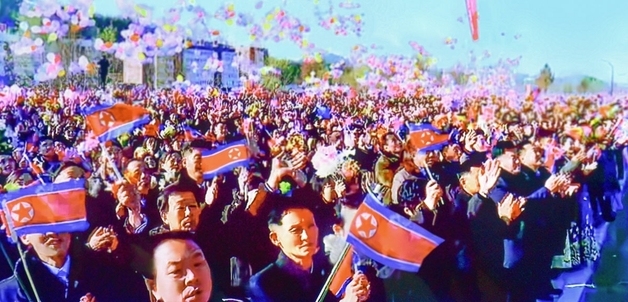 북한, 사회주의 '중핵 사업'은 "당 강화"…김정은 '당 노선' 부각