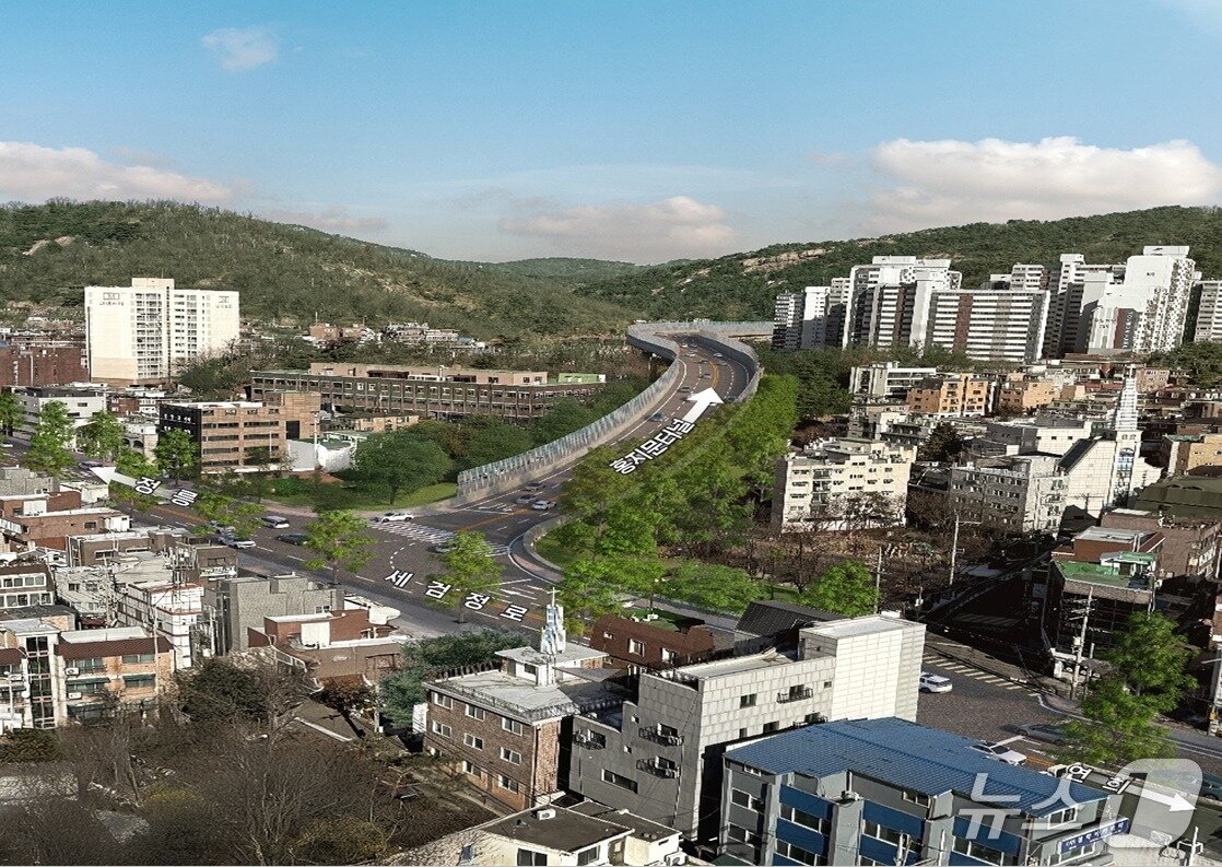 본문 이미지 - '강북횡단 지하도시고속도로 건설' 시행 후 홍은IC(홍지문 터널입구 부근) 모습.(서울시 제공)