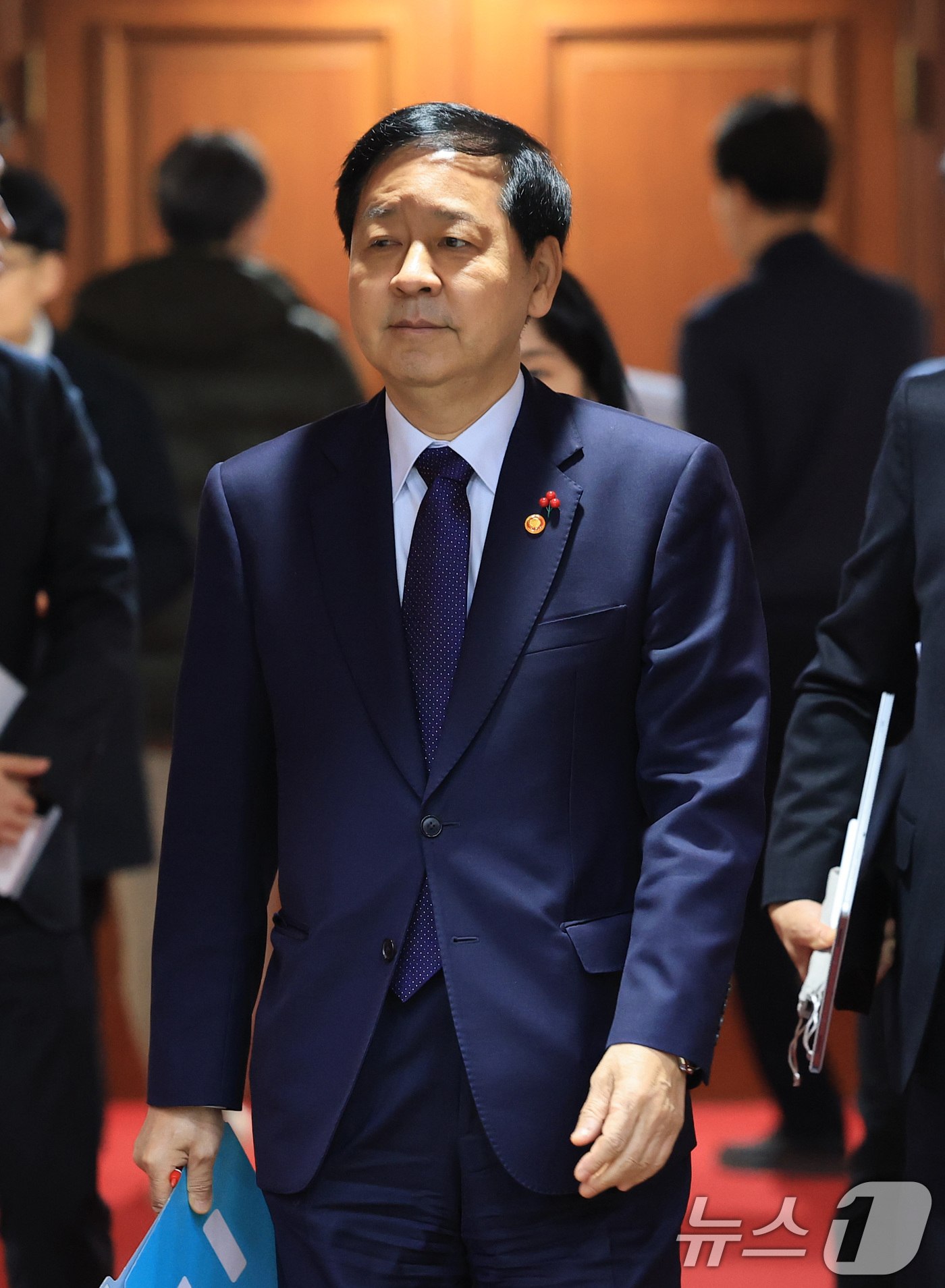 (서울=뉴스1) 임세영 기자 = 구윤철 경제부총리 겸 기획재정부 장관이 18일 서울 종로구 정부서울청사에서 열린 제2회 과학기술관계장관회의에 참석하고 있다. 2025.12.18/뉴 …