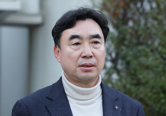 '입법 청탁 뇌물' 윤관석 항소심서 징역형 집유…1심 무죄 뒤집혀