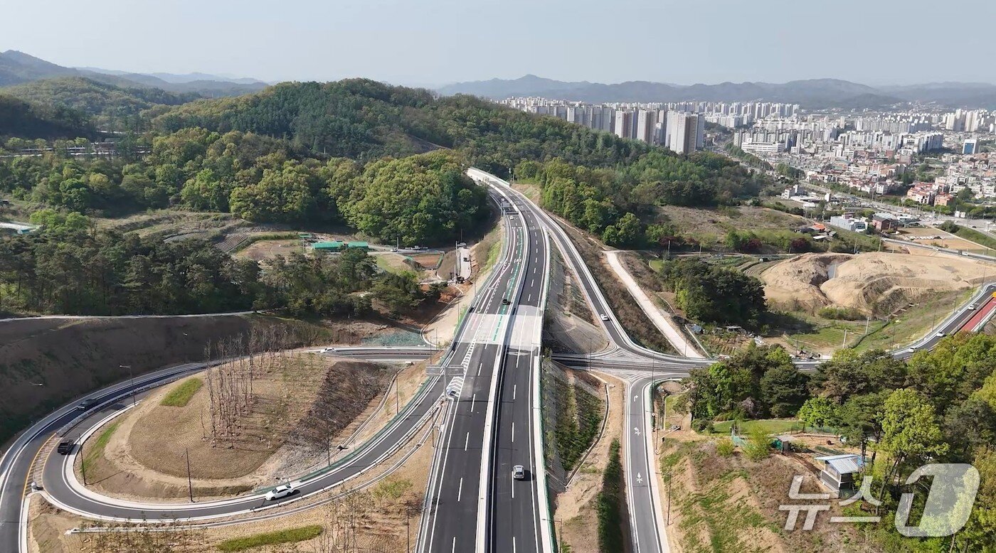 본문 이미지 - 올해 개통한 청주 3순환로.(청주시 제공. 재판매 및 DB금지)/뉴스1