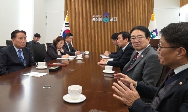 충북도·옥천군, 농어촌 기본소득 사업비 30%씩 부담 합의