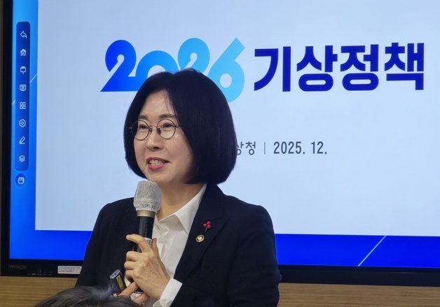 이미선 기상청장 \"기후위기에 폭염특보 \'중대 경보\' 도입\"