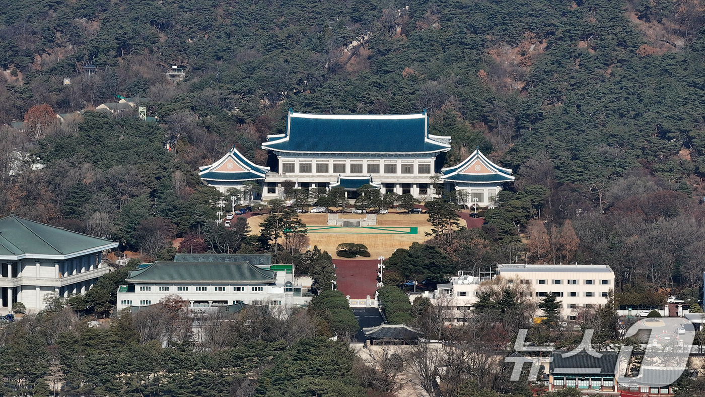 (서울=뉴스1) 이호윤 기자 = 이재명 정부가 3년 7개월간 이어진 용산 대통령실을 떠나 청와대로 복귀한다. 대통령실은 청와대로 순차 이전을 진행 중이며 이달 말까지 이전을 마칠 …