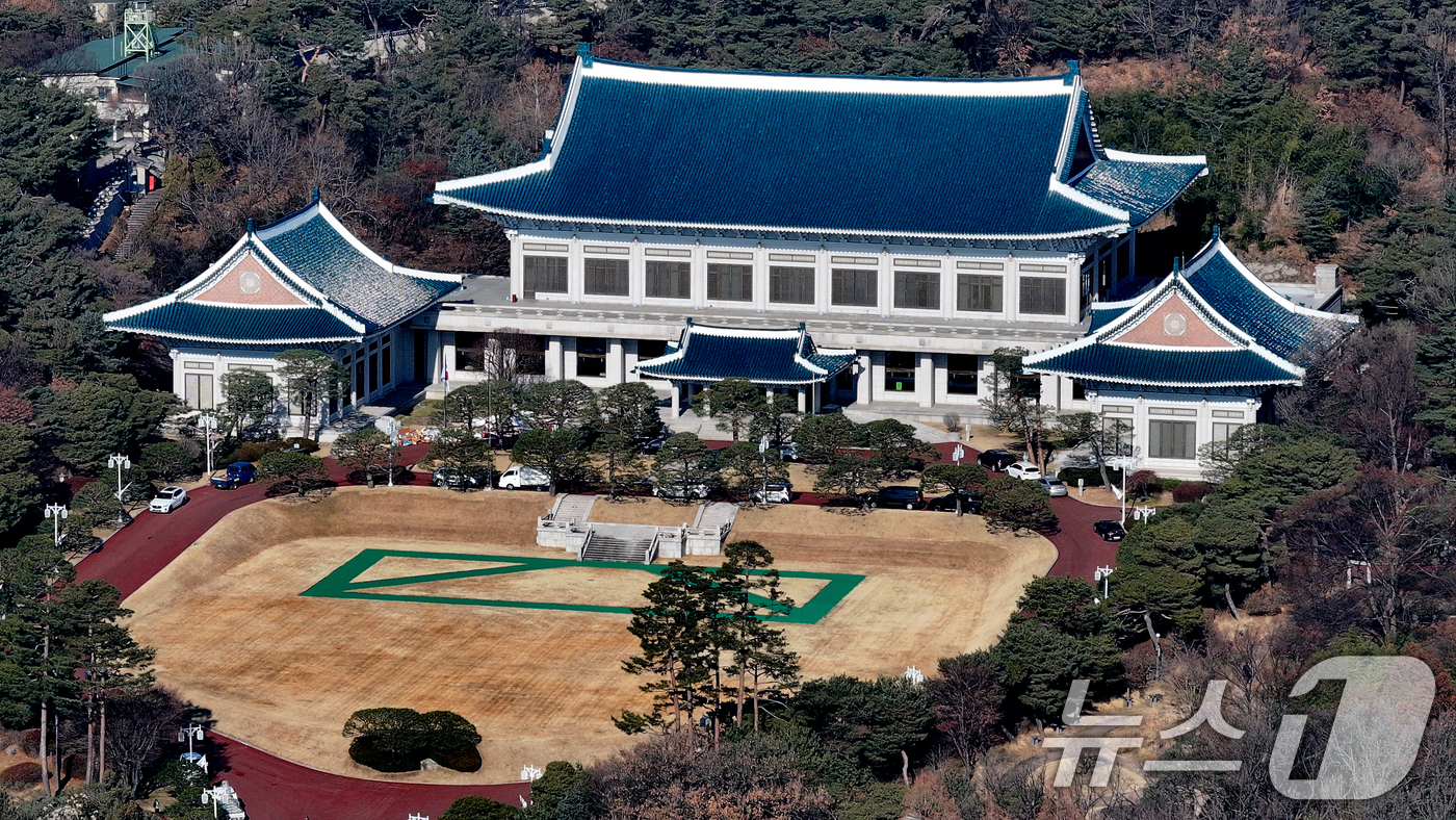 (서울=뉴스1) 이호윤 기자 = 이재명 정부가 3년 7개월간 이어진 용산 대통령실을 떠나 청와대로 복귀한다. 대통령실은 청와대로 순차 이전을 진행 중이며 이달 말까지 이전을 마칠 …