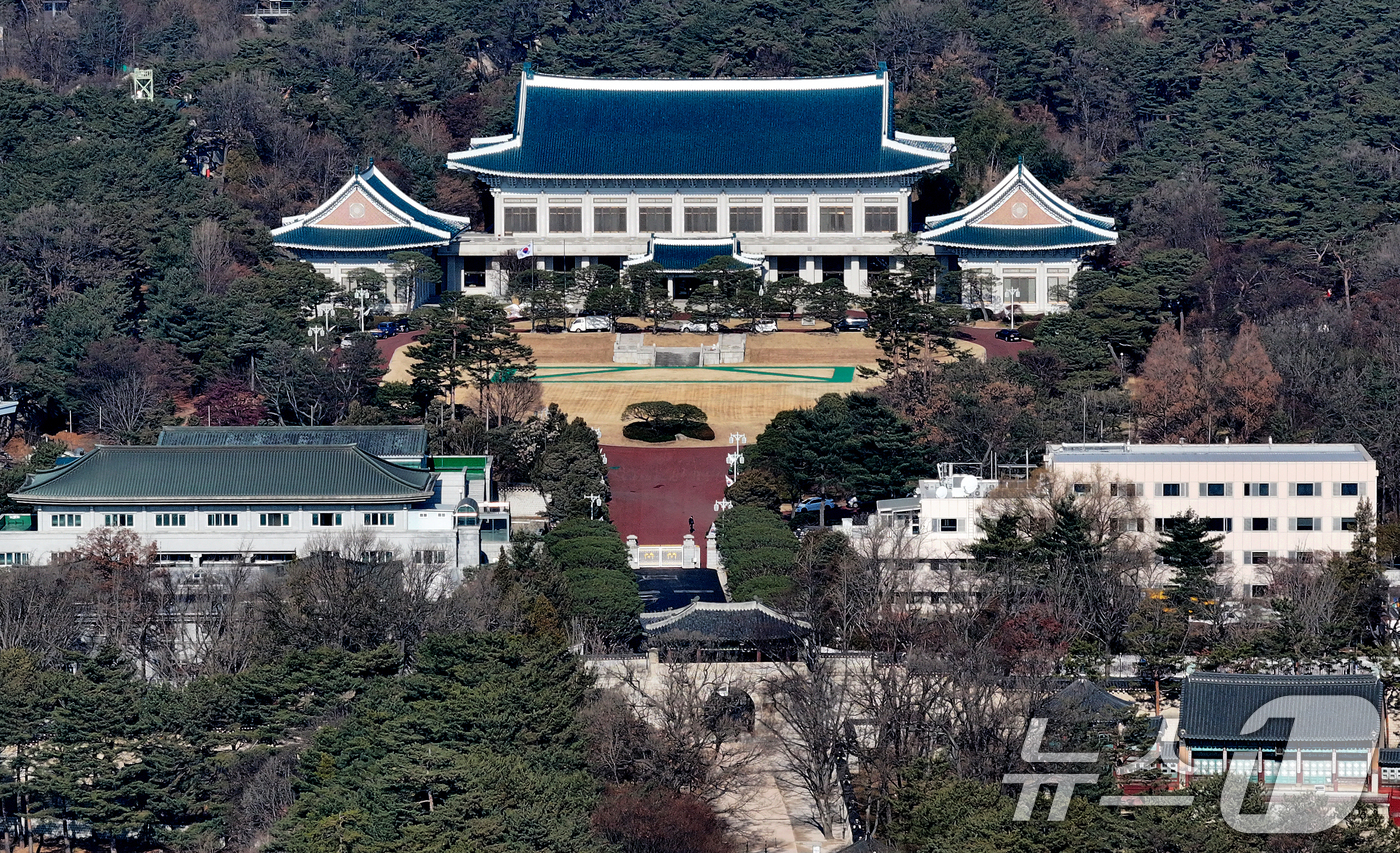 (서울=뉴스1) 이호윤 기자 = 이재명 정부가 3년 7개월간 이어진 용산 대통령실을 떠나 청와대로 복귀한다. 대통령실은 청와대로 순차 이전을 진행 중이며 이달 말까지 이전을 마칠 …