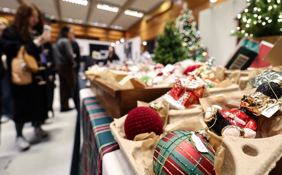 '크리스마스 분위기 내볼까'