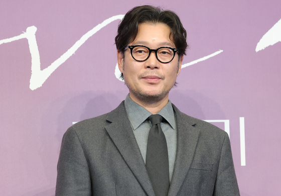 유재명, 묵직한 존재감