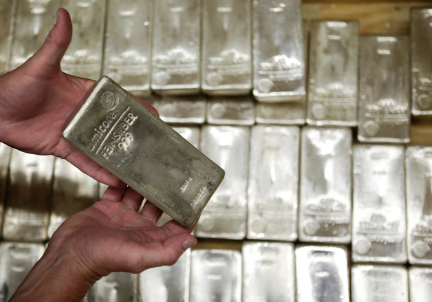 은값, 사상 처음 온스당 66달러 돌파…"다음 고지는 70달러"