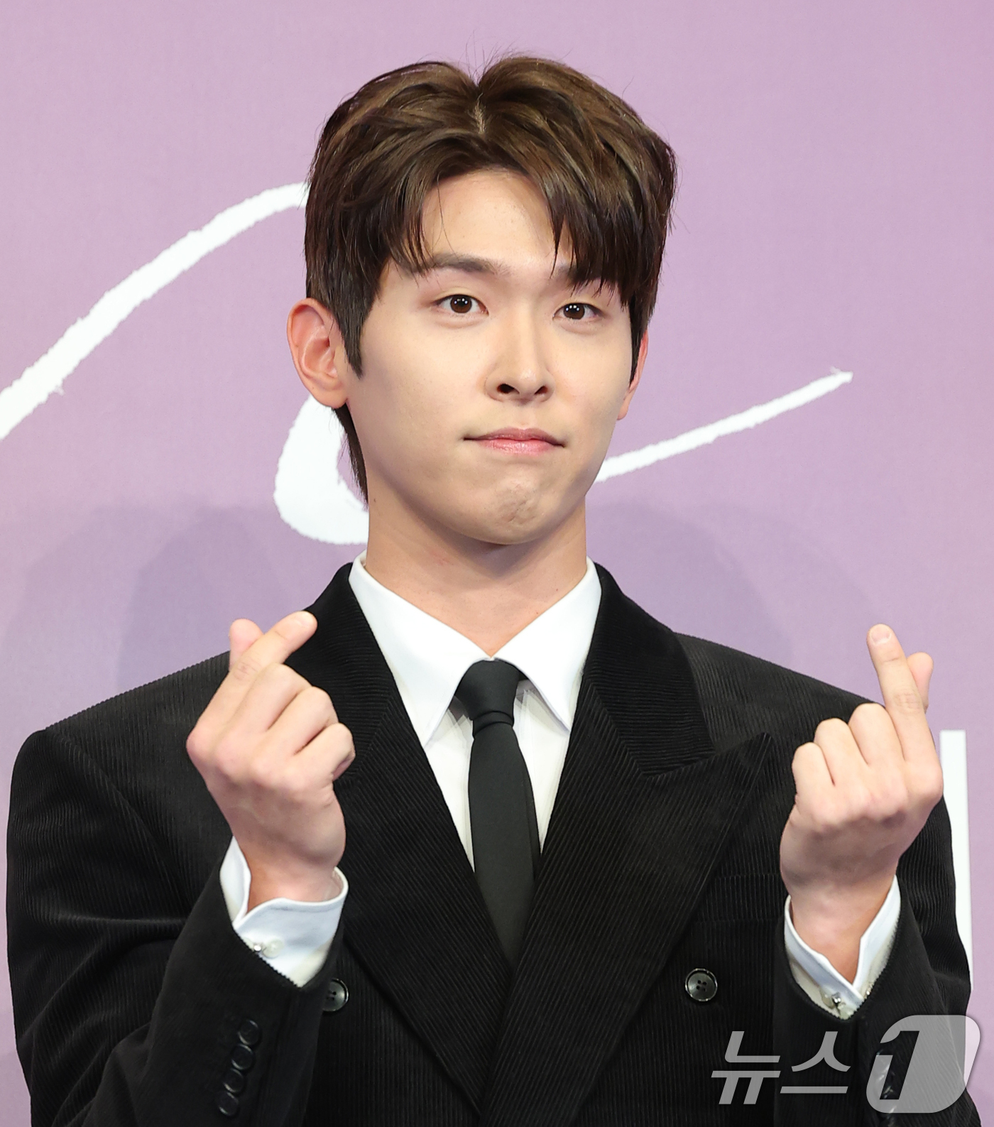 (서울=뉴스1) 권현진 기자 = 배우 이시우가 18일 서울 구로구 더 링크 서울 트리뷰트 포트폴리오 호텔에서 열린 JTBC 새 금요시리즈 ‘러브 미’ 제작발표회에 참석해 포즈를 취 …