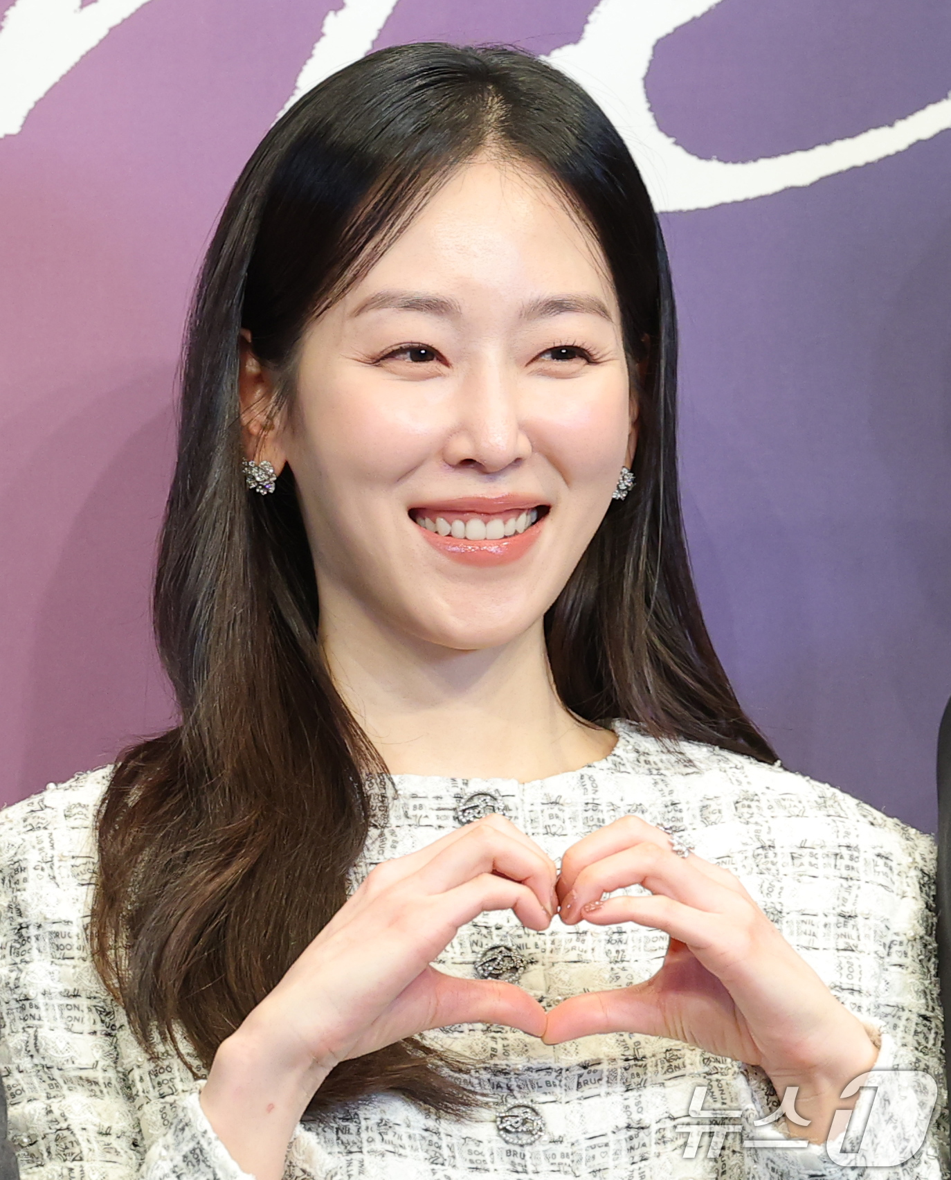 (서울=뉴스1) 권현진 기자 = 배우 서현진이 18일 서울 구로구 더 링크 서울 트리뷰트 포트폴리오 호텔에서 열린 JTBC 새 금요시리즈 ‘러브 미’ 제작발표회에 참석해 포즈를 취 …