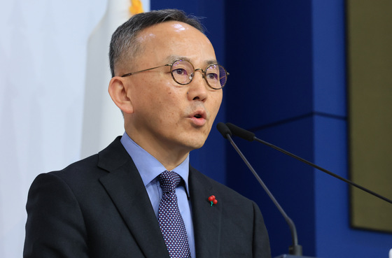 브리핑하는 박일 외교부 대변인