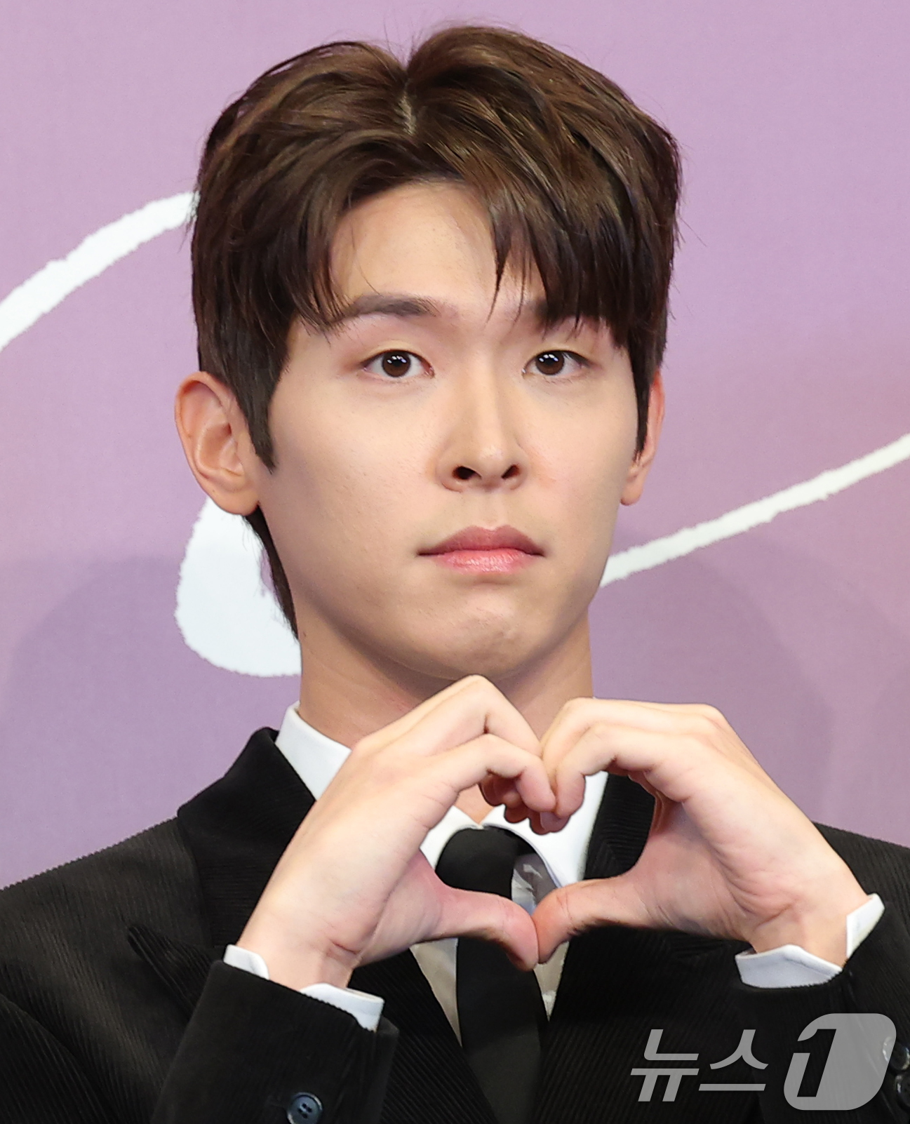 (서울=뉴스1) 권현진 기자 = 배우 이시우가 18일 서울 구로구 더 링크 서울 트리뷰트 포트폴리오 호텔에서 열린 JTBC 새 금요시리즈 ‘러브 미’ 제작발표회에 참석해 포즈를 취 …