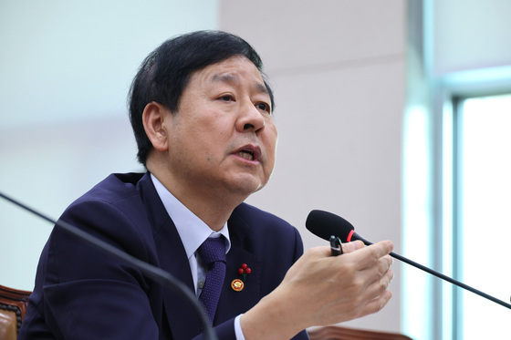 환율에 대한 답변하는 구윤철 경제부총리