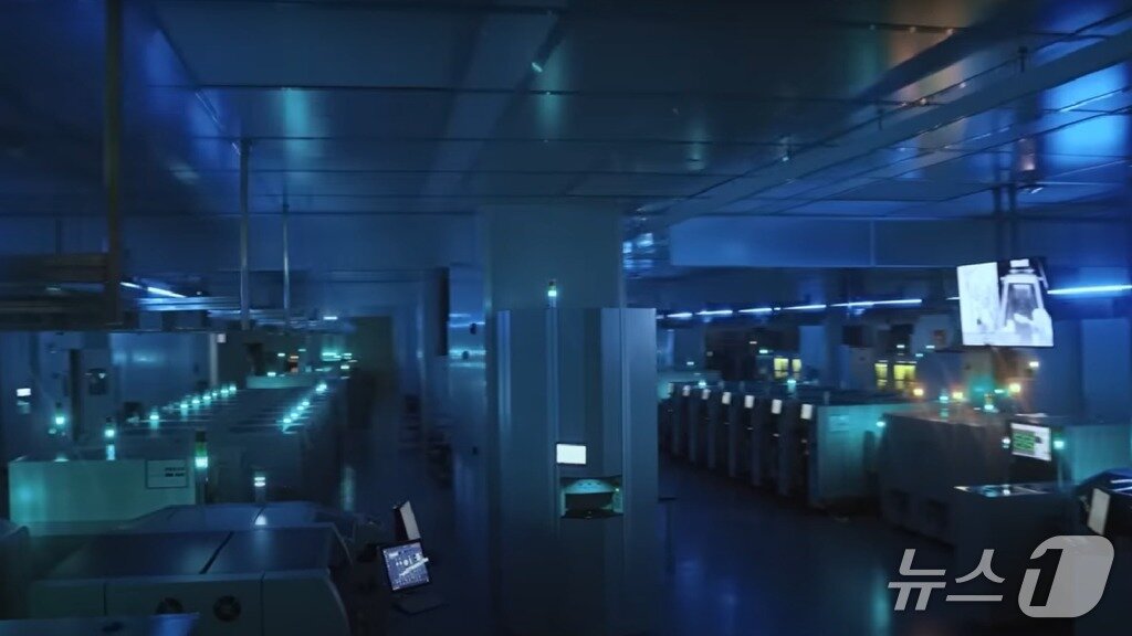 본문 이미지 - 중국 샤오미 다크팩토리 유튜브 영상 갈무리