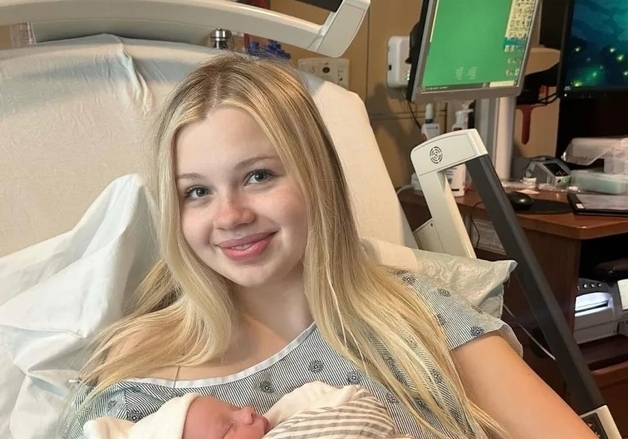 "13살에 임신했던 소녀"…두 아이 엄마 됐는데 아직도 '미성년자' 취급