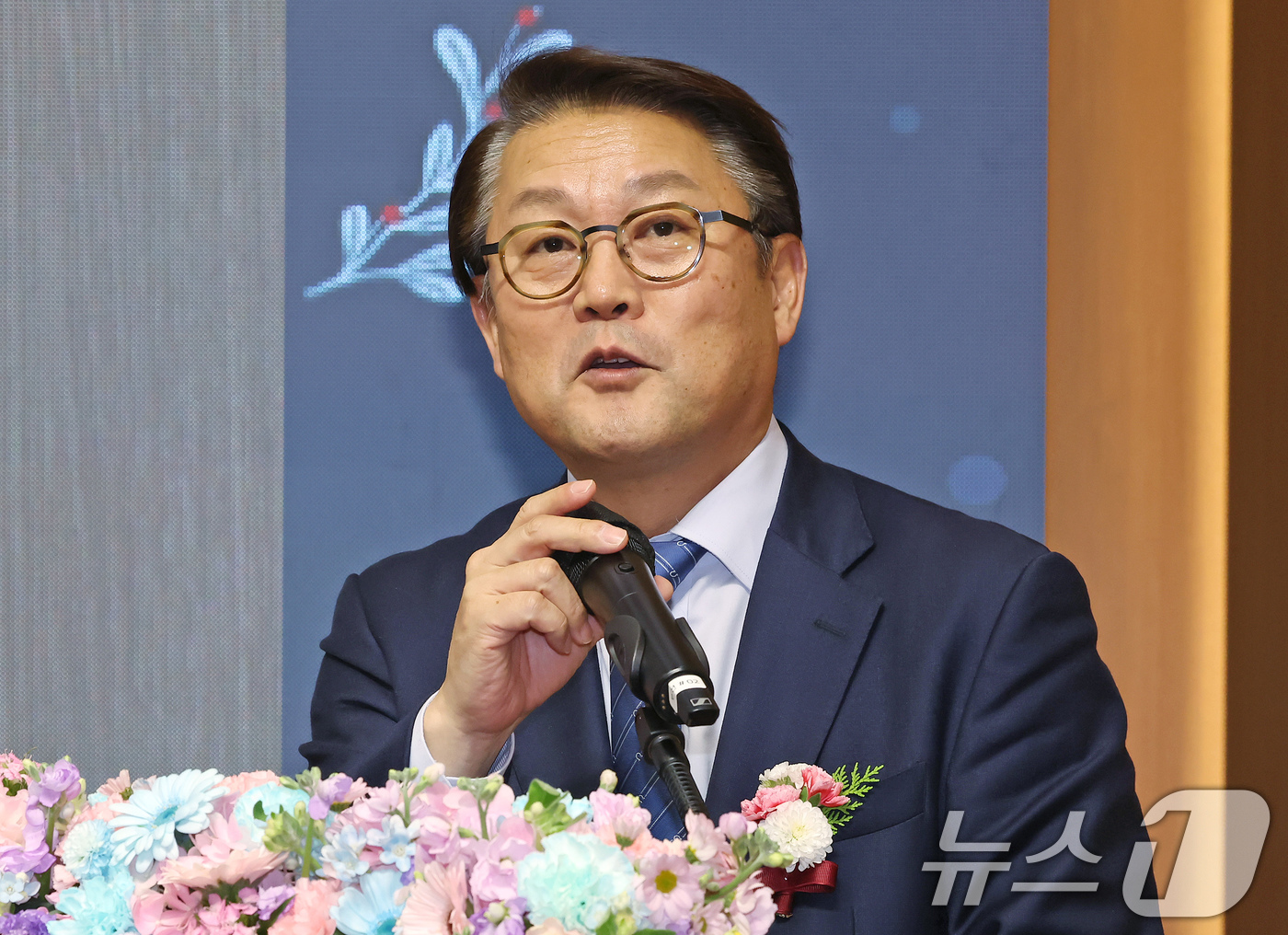 (서울=뉴스1) 장수영 기자 = 박승희 삼성전자 사장이 18일 서울 강남구 SSAFY 서울 캠퍼스에서 열린 삼성전자 SSAFY 13기 수료식에 축사하고 있다. 2025.12.18/ …