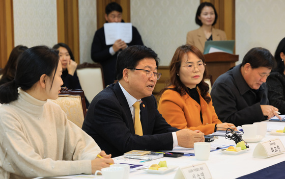 학부모 만난 최교진 교육부 장관