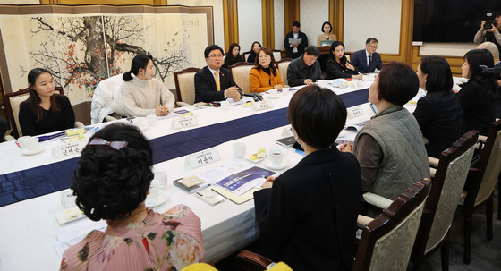학부모 만난 최교진 교육부 장관