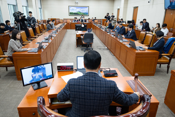 '아동·노인·야외노동자' 기후위기 취약…기후특위 '탄소중립법' 의결