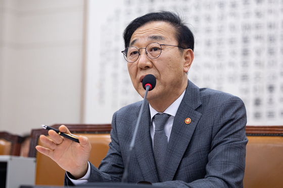 답변하는 김윤덕 국토교통부 장관