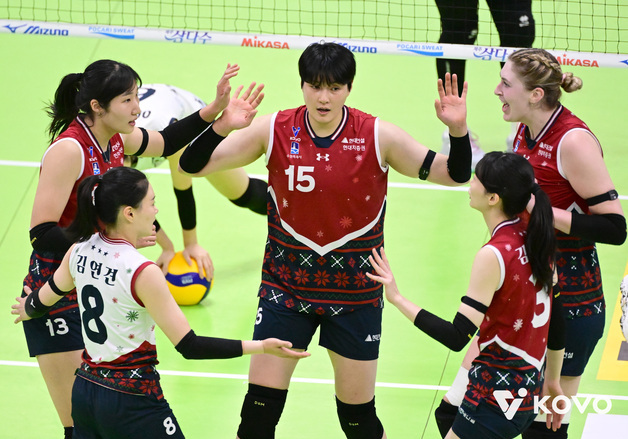 '블로킹 압도' 현대건설, 도공 격침 5연승…선두 경쟁 불지폈다(종합)